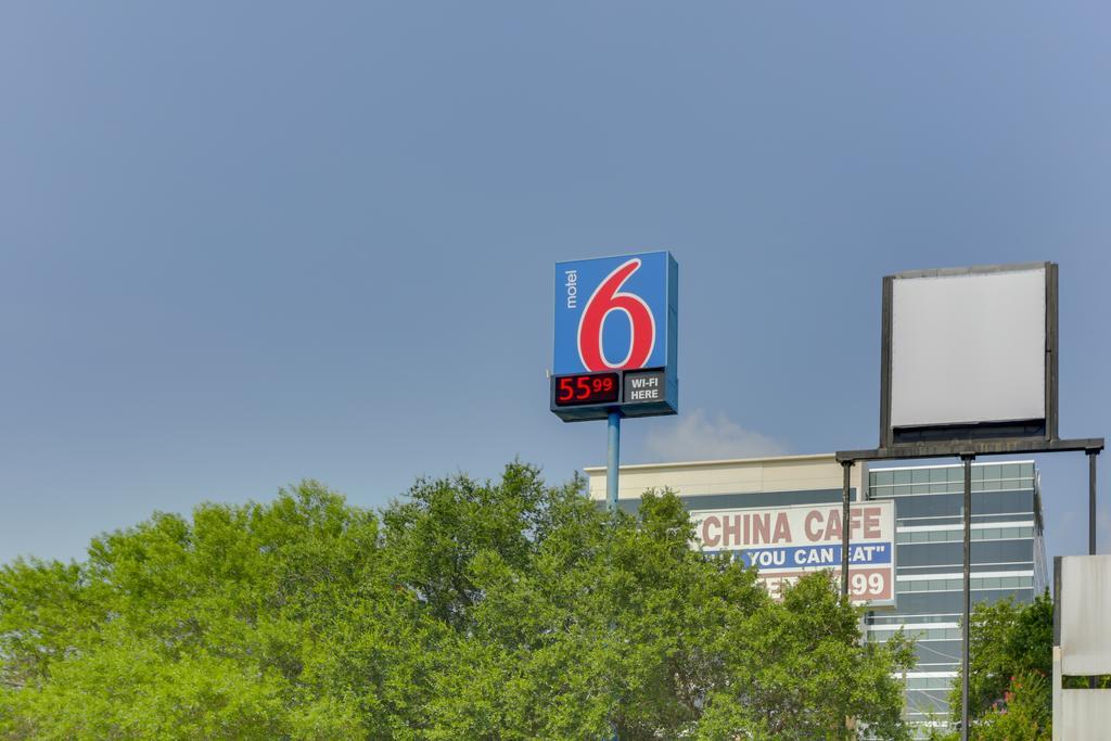 Motel 6 Houston, Tx - West Екстериор снимка