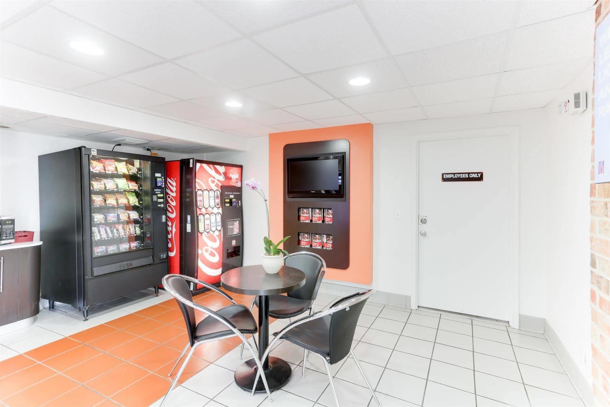 Motel 6 Houston, Tx - West Екстериор снимка
