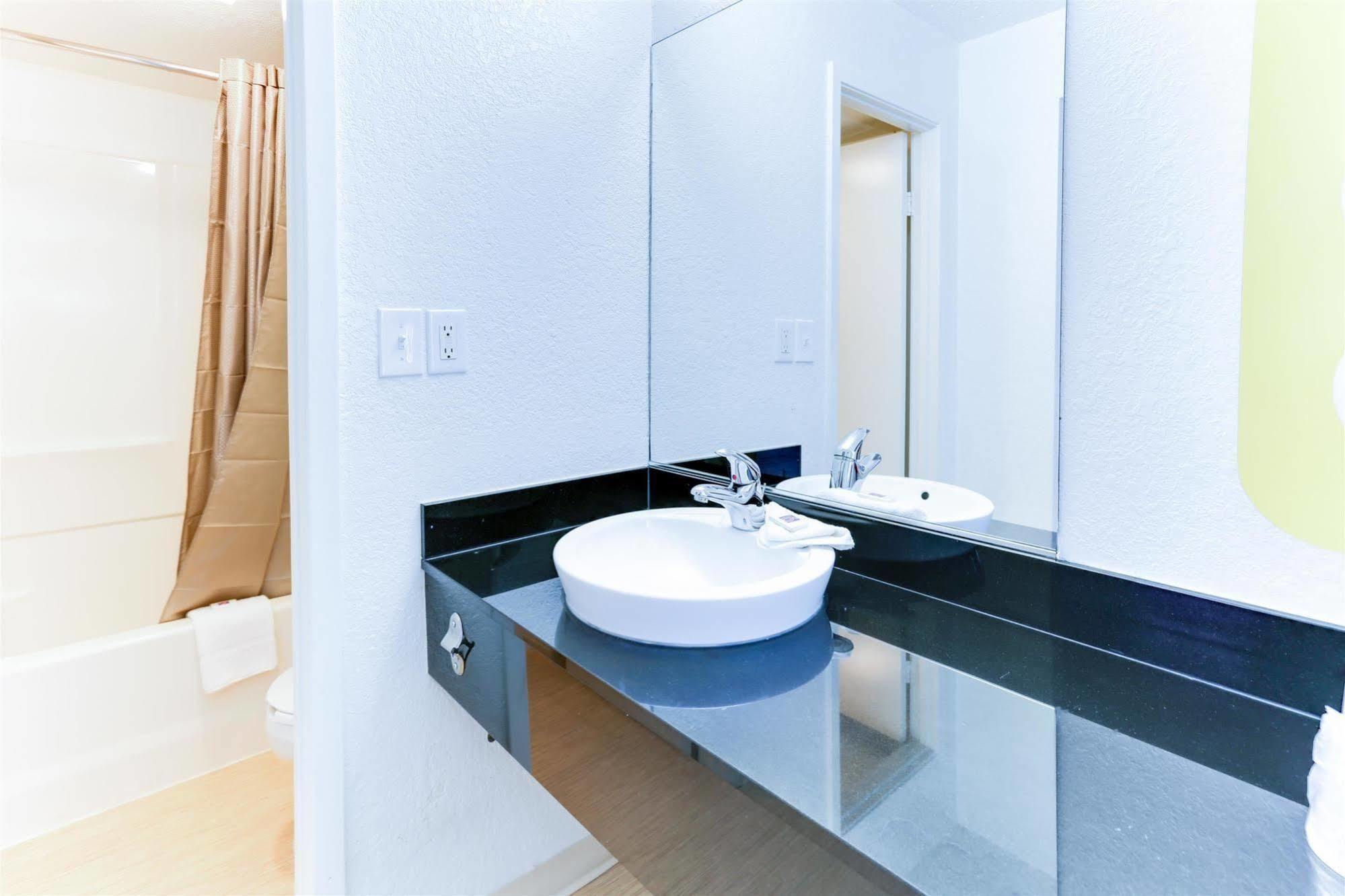 Motel 6 Houston, Tx - West Екстериор снимка