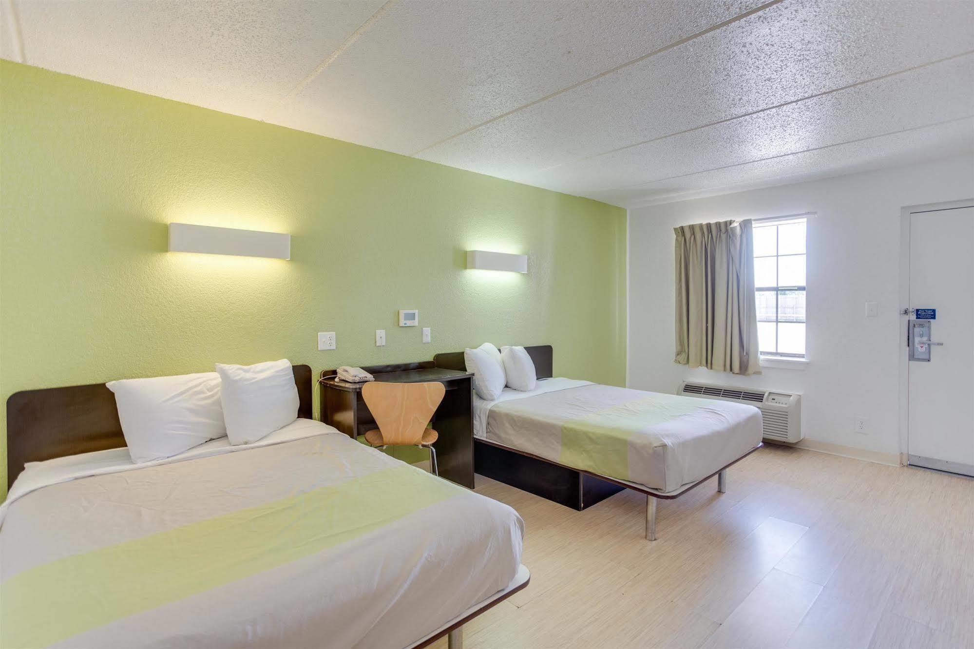 Motel 6 Houston, Tx - West Екстериор снимка